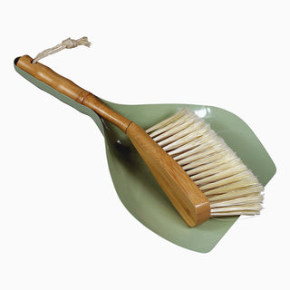 Skyffel och sopborste