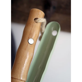 Skyffel och sopborste