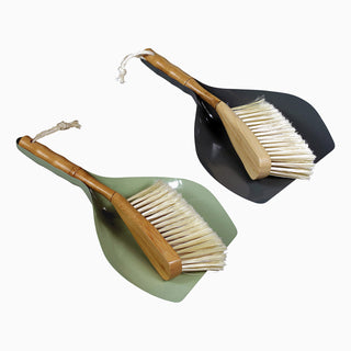 Skyffel och sopborste